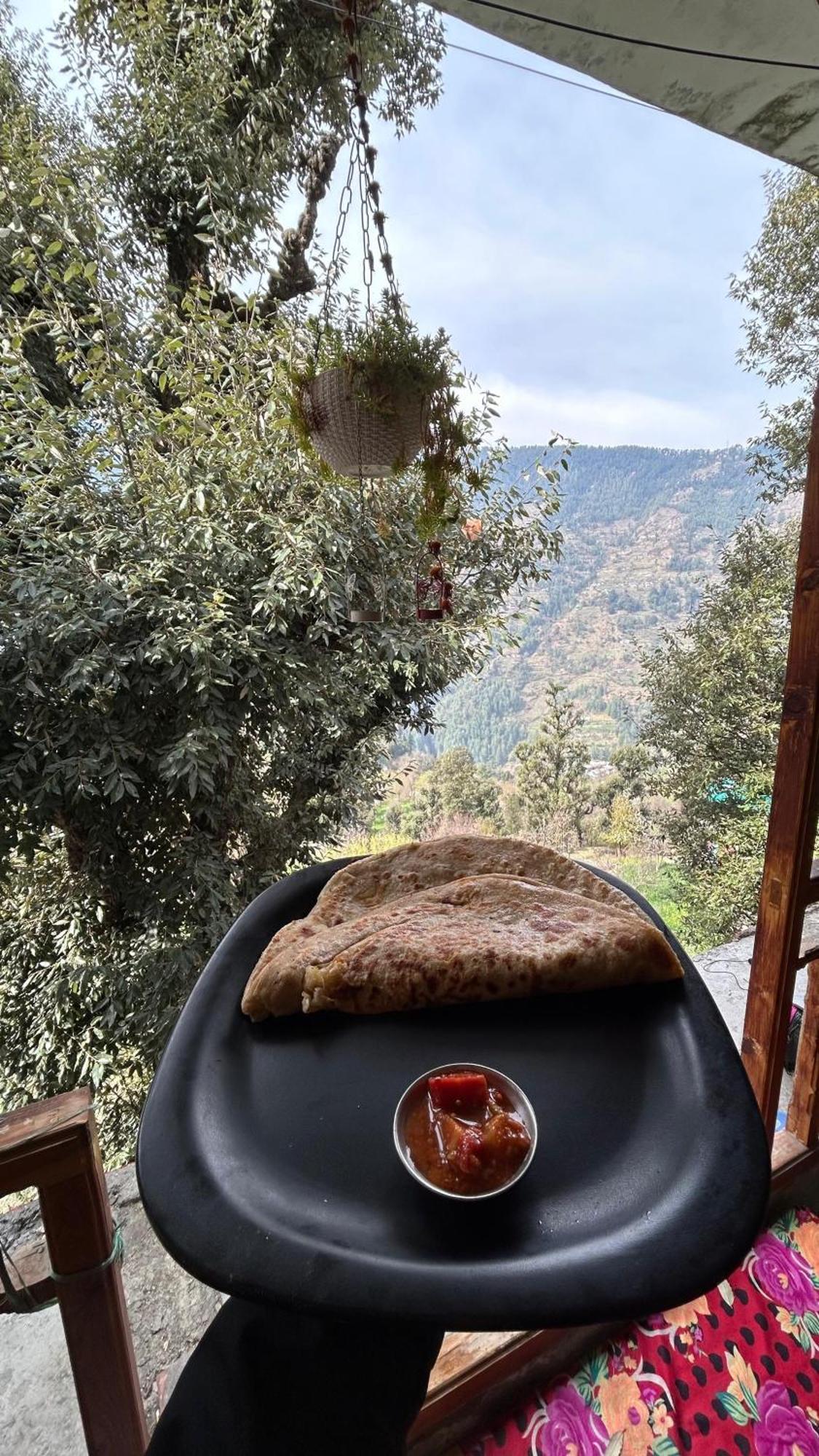 Mozo Inn&Cafe Jibhi Banjār Extérieur photo