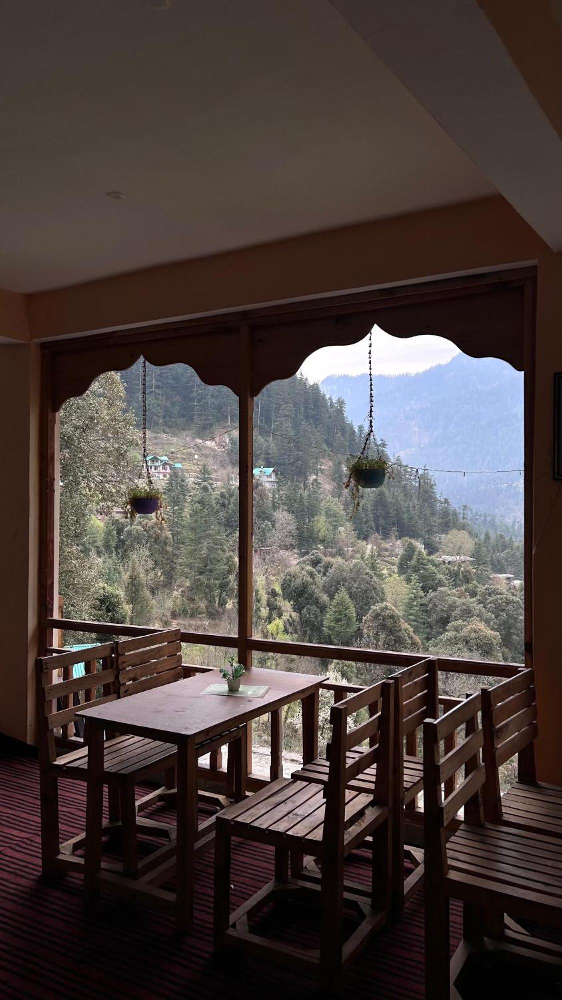Mozo Inn&Cafe Jibhi Banjār Extérieur photo