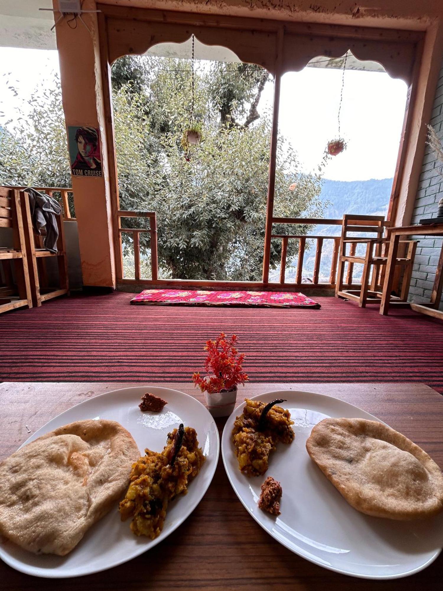 Mozo Inn&Cafe Jibhi Banjār Extérieur photo
